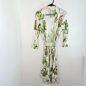 Posh Peanut Cactus White Green Bamboo Women Robe Medium Floral Wheel